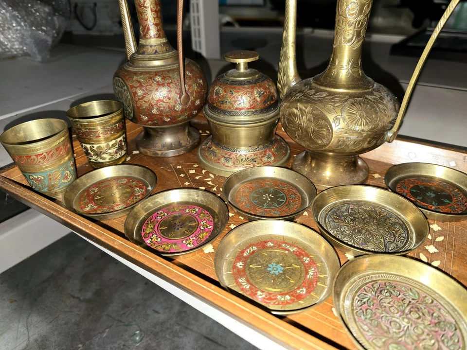 Juego de té vintage estilo Dallah tetera de latón grabado y 6 pequeñas copas y bandeja India Foto 3 de 4