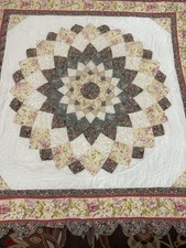 VTG Dahlia Star Handmade Quilt 82 x 82 BLANKET