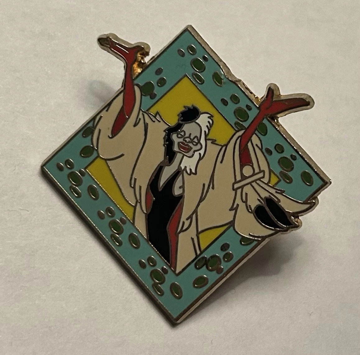 Disney - Cruella de Vil - Villains Starter - 101 Dalmatians Pin