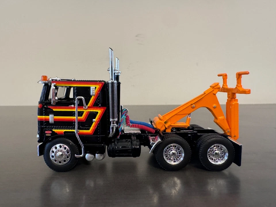 Custom 1/64 DCP/First Gear Black Peterbilt 352 COE Tow Truck - Image 4 of 4