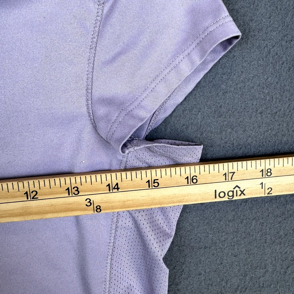 Camiseta Pullover Alo Yoga Coolfit Malla Púrpura Sólida Espalda y Laterales Mediana Foto 3 de 4