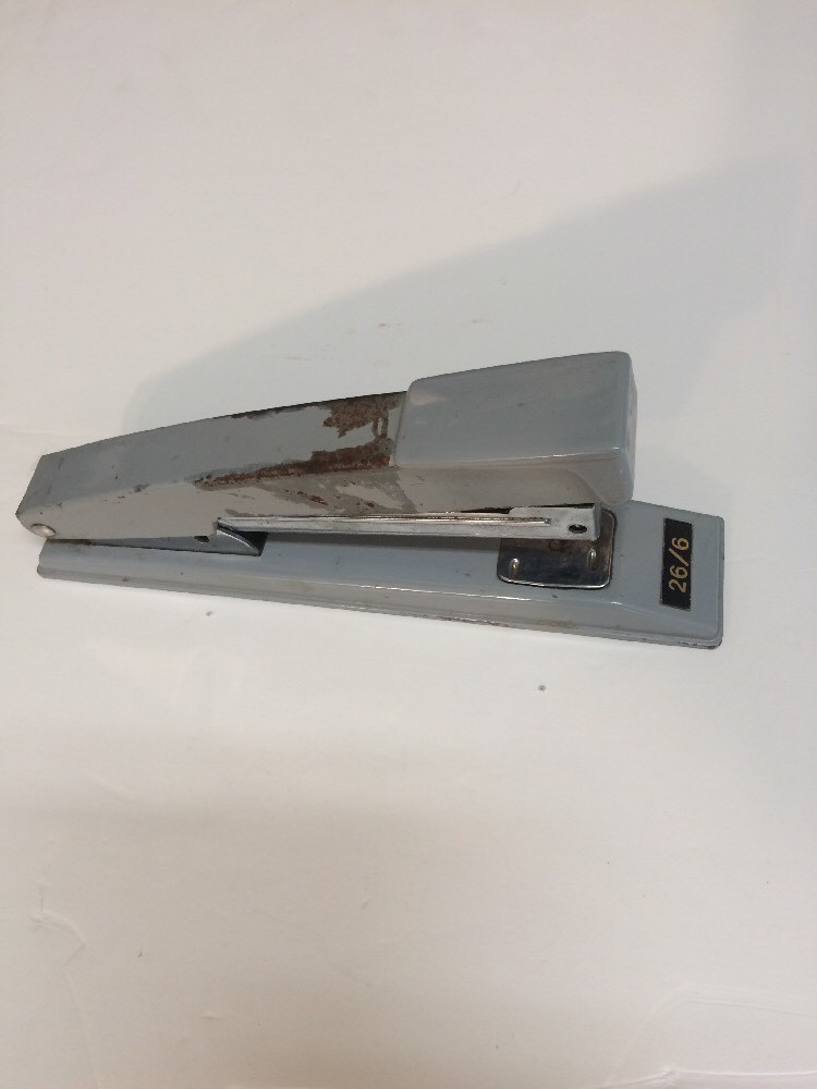 Agrafeuse Ancienne Vintage En Fer / Acier - Old Vintage Iron Stapler - état Fonctionnel