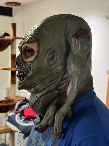 2009 Take One Scary Creature Blob With Arms And Legs Latex Mask Halloween Prop - Picture 4 of 7