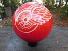 *NEW* Brunswick NHL Detroit Red Wings Bowling Ball  16 Lbs. 1.9 oz. UNdrilled
