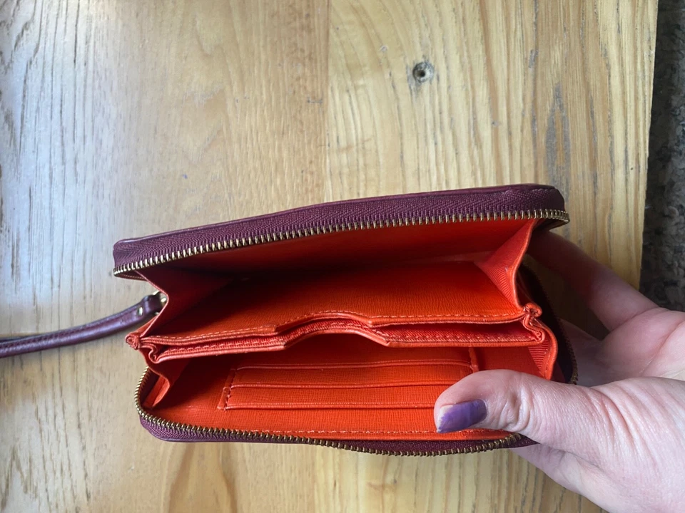 Fossil Wallet Wristlet Red Pink Color Zip with strap  Foto 4 de 4