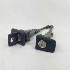 Mercedes W201 T&uuml;rschloss Satz Schl&uuml;ssel Schlie&szlig;zylinder Links rechts 190er