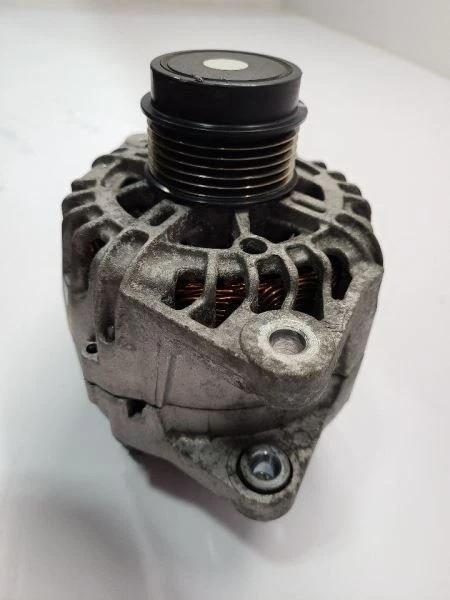 Alternador 12 - 17 KIA RIO com parada e partida automáticas do motor OEM - Imagem 3 de 4