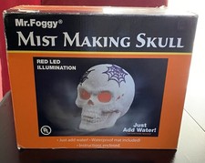 Calavera para hacer niebla Mr. Foggy con iluminación LED roja