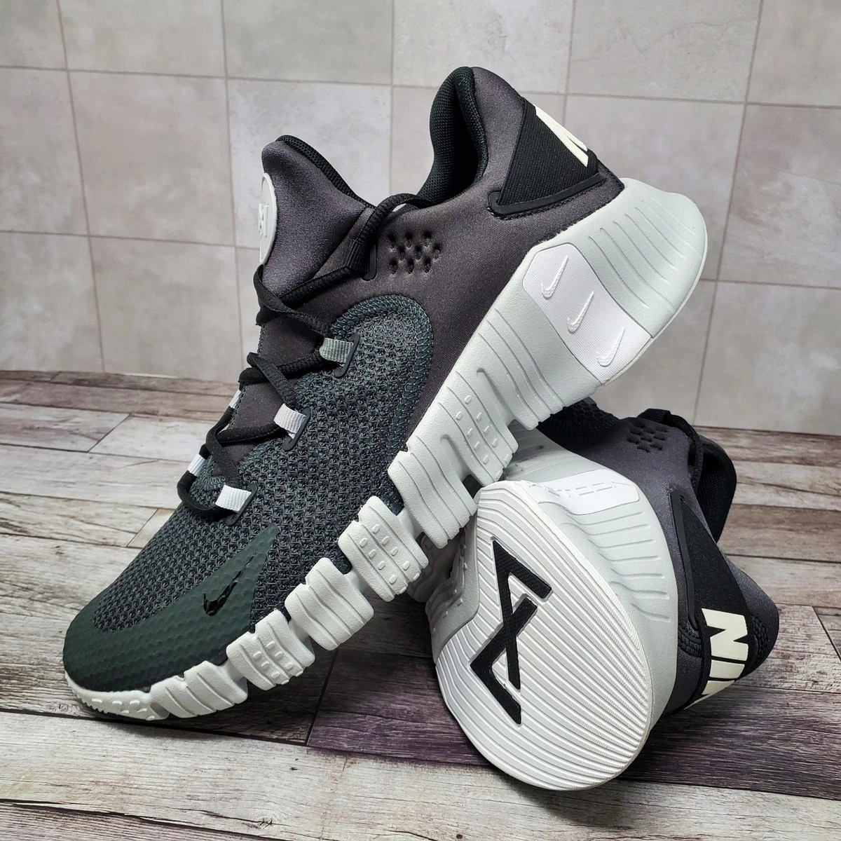 Nike Free Metcon 4 Black for Sale | Authenticity Guaranteed  display picture 1
