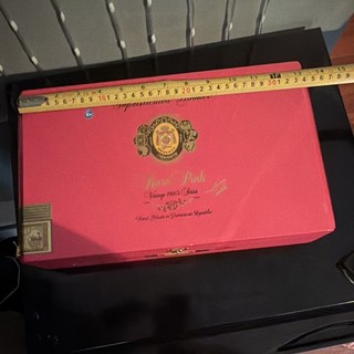 Rare Pink sophisticated Hooker Pink/Red Wooden Cigar Box Case w/ Cigar Slots