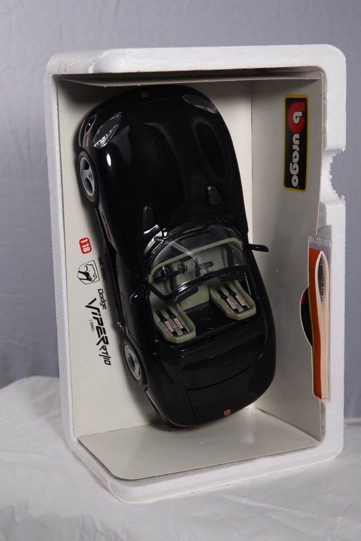 Miniature Bburago 1/18 – Dodge Viper RT/10, Série Diamonds, Neuve Sous Blister