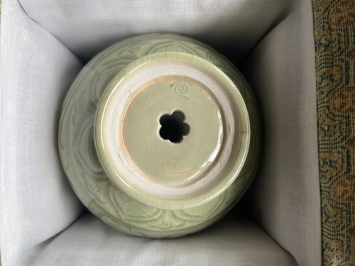 Chinese Museum replica of a 5 Dynasties Yaozhou Ewer,beautiful Celadon Glaze - Picture 7 of 9