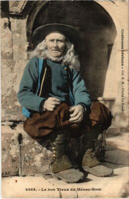 Old postcard Le Bon Vieux du Menez-Hom - type - folklore (1033836)