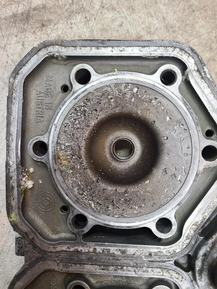 Ski Doo 2000 Formula Z 700 CABEZAL DE CILINDRO 420923455 RW5439 Foto 4 de 4