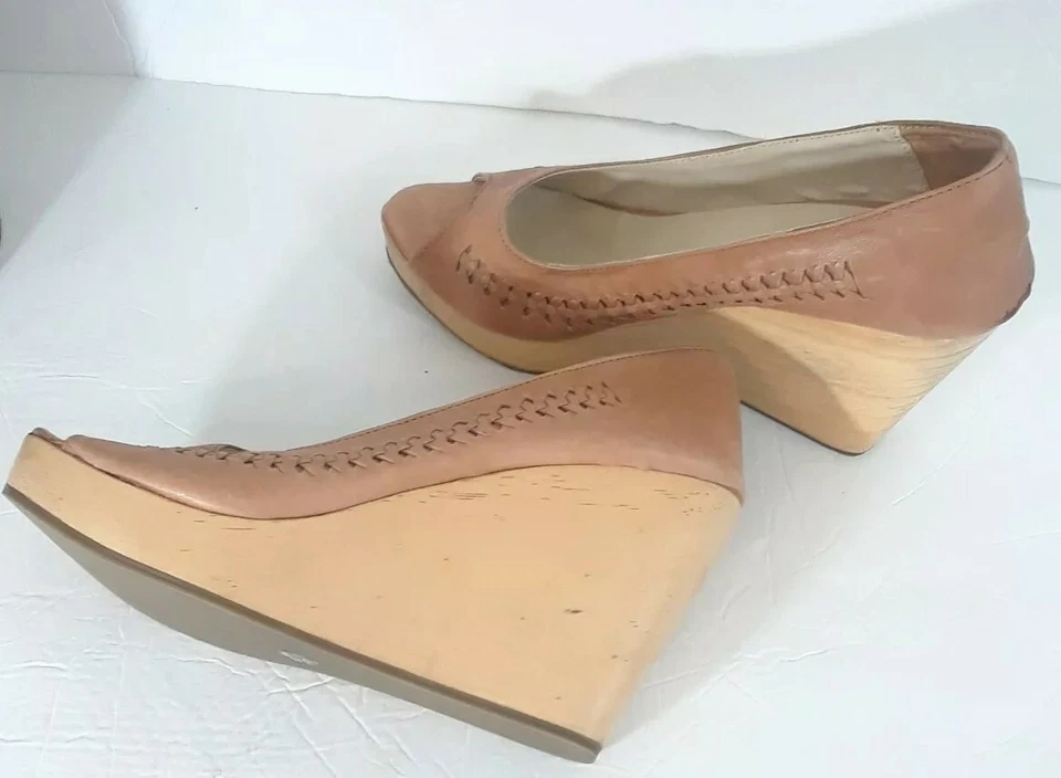 Cuña Urban Outfitter Ecote Peep Toe talla 9 Foto 2 de 4
