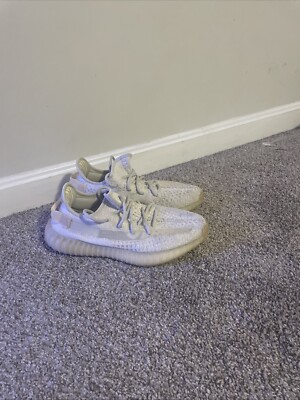 Yeezy Boost 350 Size 9 Lightly Worn￼