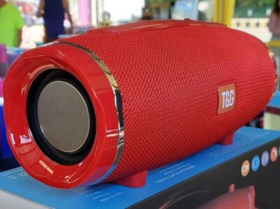 Bluetooth Speaker Water Resistant Portable 360 Stereo Loud FM AUX TF USB- Red