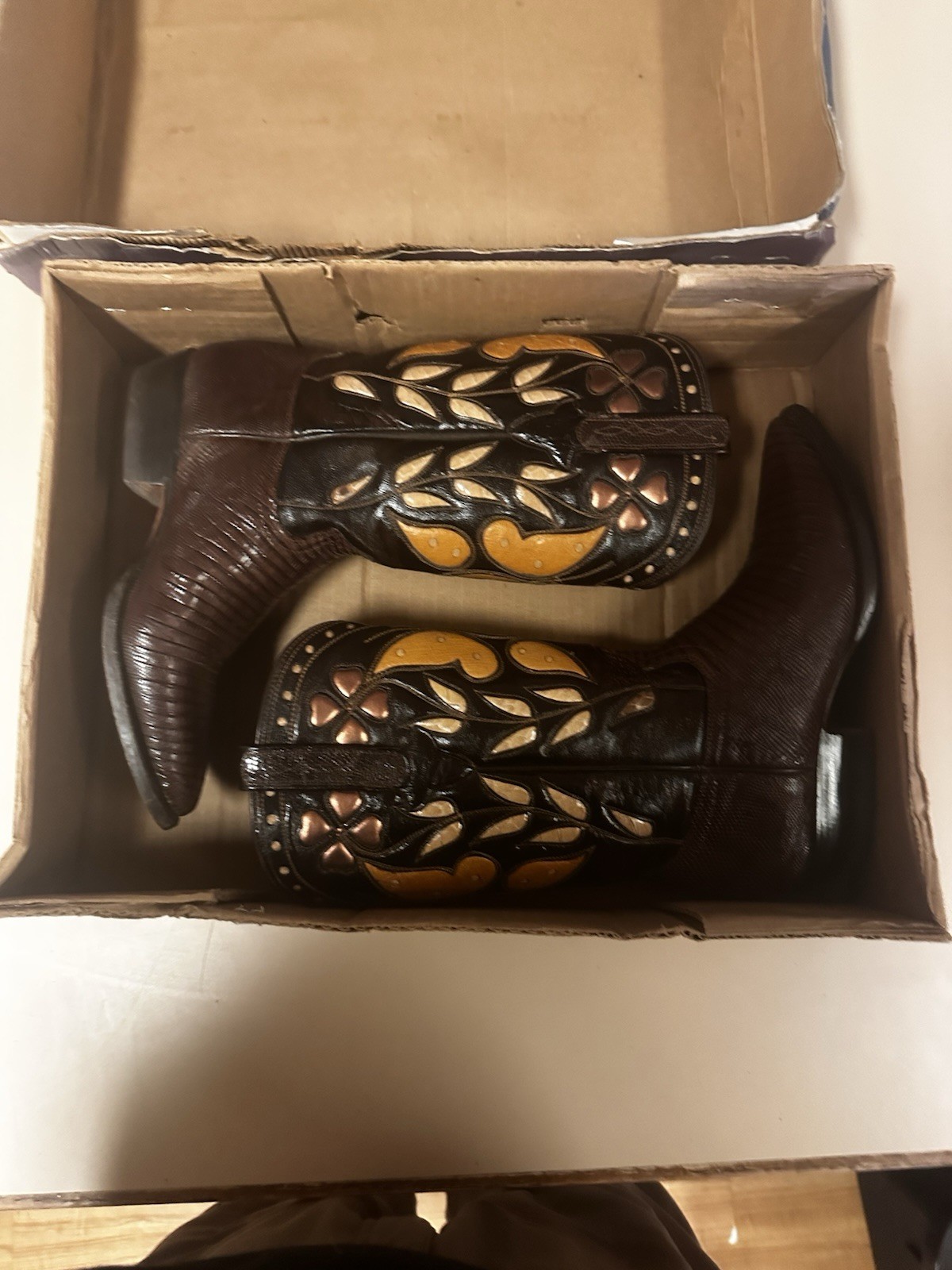 Cuadra Traditional Pointed Toe Lizard Western Boot - image 5