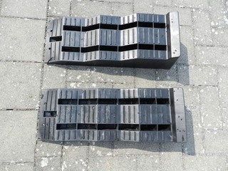 Thule Auffahrkeile Schwarz mit Tragetasche