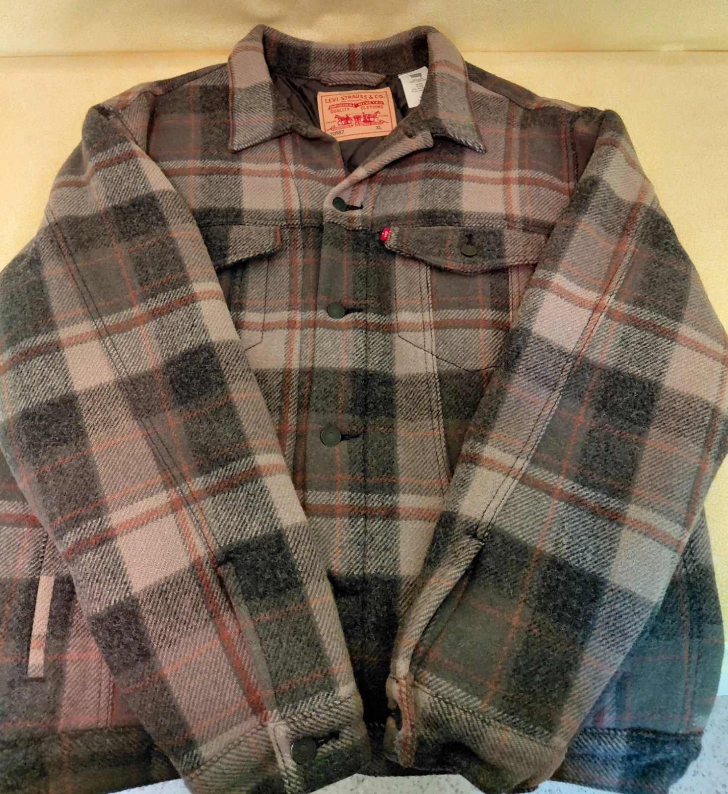 Vintage Levis Wool Plaid Truckers Jacket - Size XL - Green,Gray & Red - VGC!
Opens in a new window o