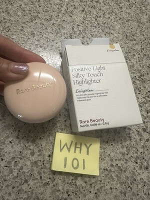 Rare Beauty Positive Light Silky Touch Highlighter ENLIGHTEN