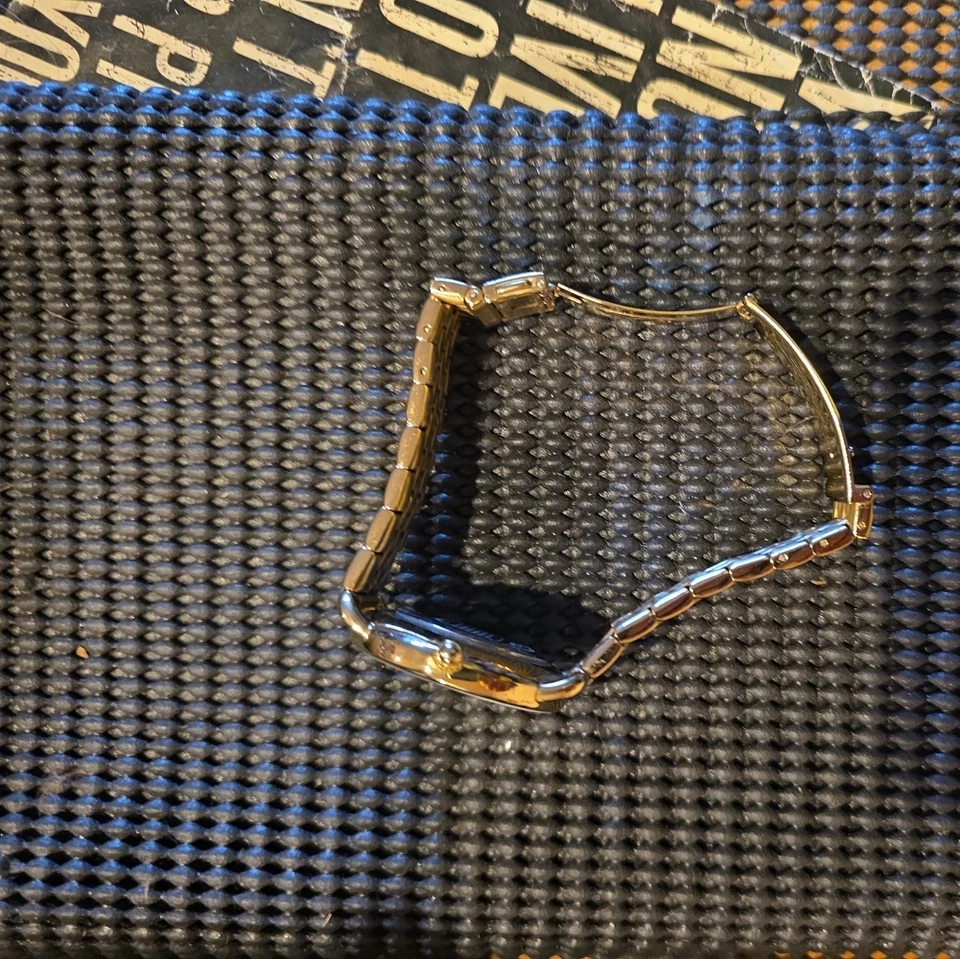 womans watches - image 3 of 3