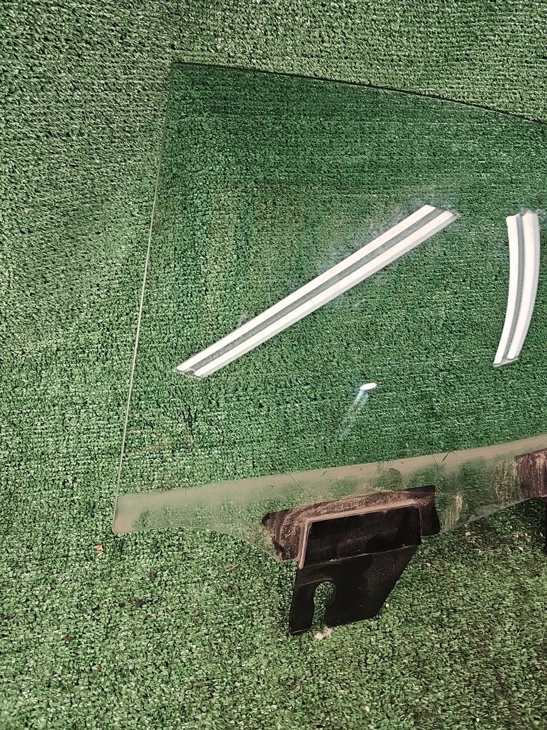 2014 - 2019 MASERATI GHIBLI M157 LH LEFT DRIVER REAR DOOR GLASS WINDOW OEM