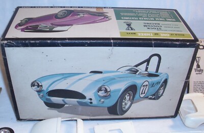 AMT THE KING SNAKE FORD POWERED COBRA MODEL 3 IN 1 KIT 1:25 2370-170 BOXED