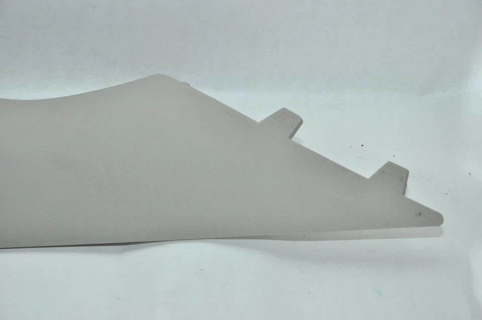 DODGE RAM 1500 PARABRISAS DELANTERO DERECHO DERECHO MOLDURA INTERIOR SUPERIOR UN PILAR MOLDURA Foto 3 de 4