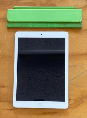 Apple iPad Air (1st generation) · 64GB · Wi-Fi