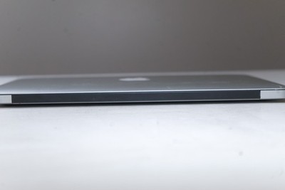 APPLE MACBOOK AIR A1466 128GB 8GB i5 1.3 GHz HD GRAPHICS 5000