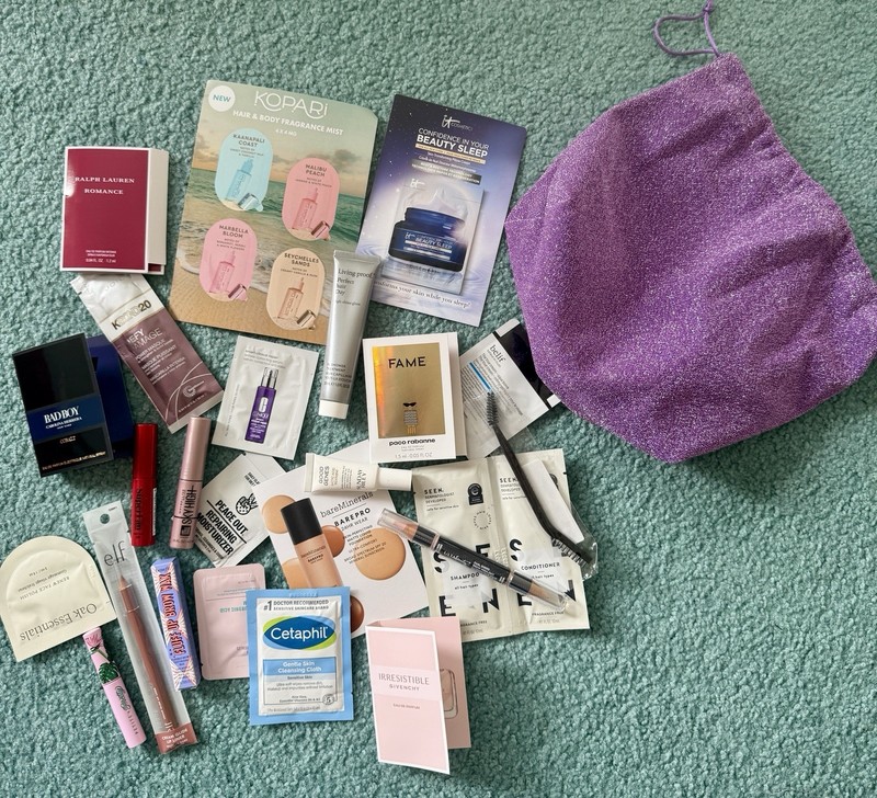 Cosmetic Pouch with Multi Product Samplers Makeup Perfume Skincare New