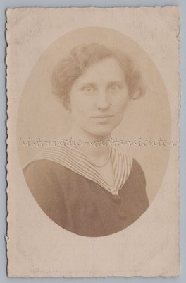 Young woman portrait - studio Steffen owner Leo Strunk Berlin - old photo