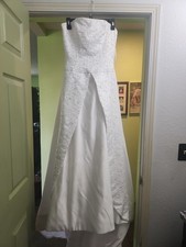 David's Bridal White Wedding Dress Size 8 Strapless Chiffon A Line Bridal Gown