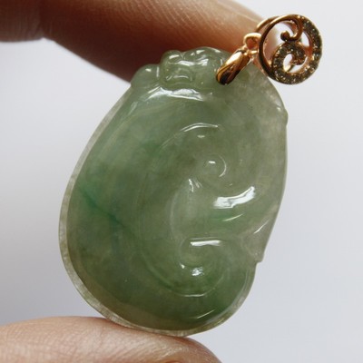 100 % natürlicher unbehandelter grüner Jade-Jadeit-Drache Ru-yi Anhänger Klasse A P353