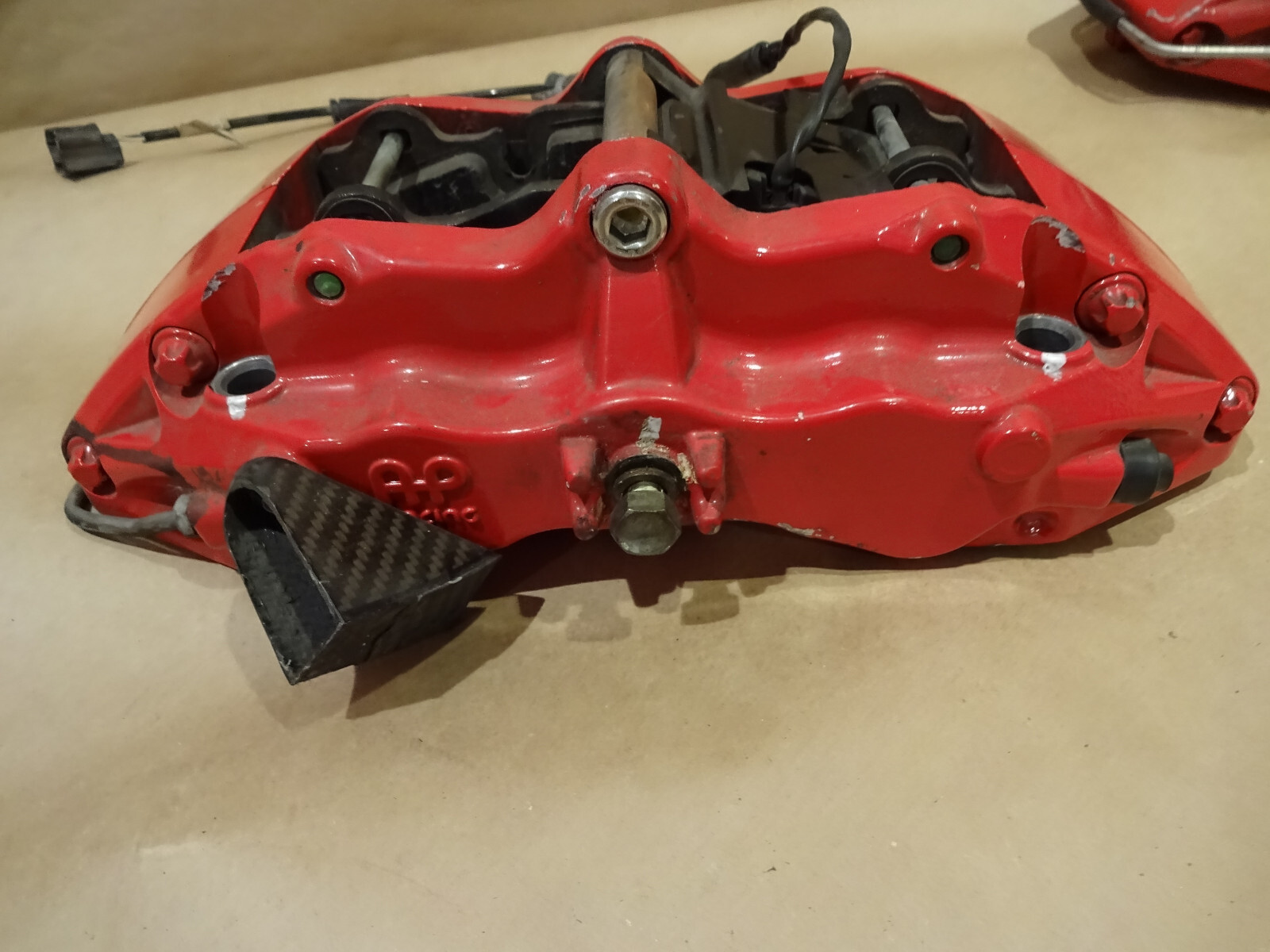 McLaren 650S - LH Front Brake Caliper With Pads / CCM Red- P/N 11C0063CP R5