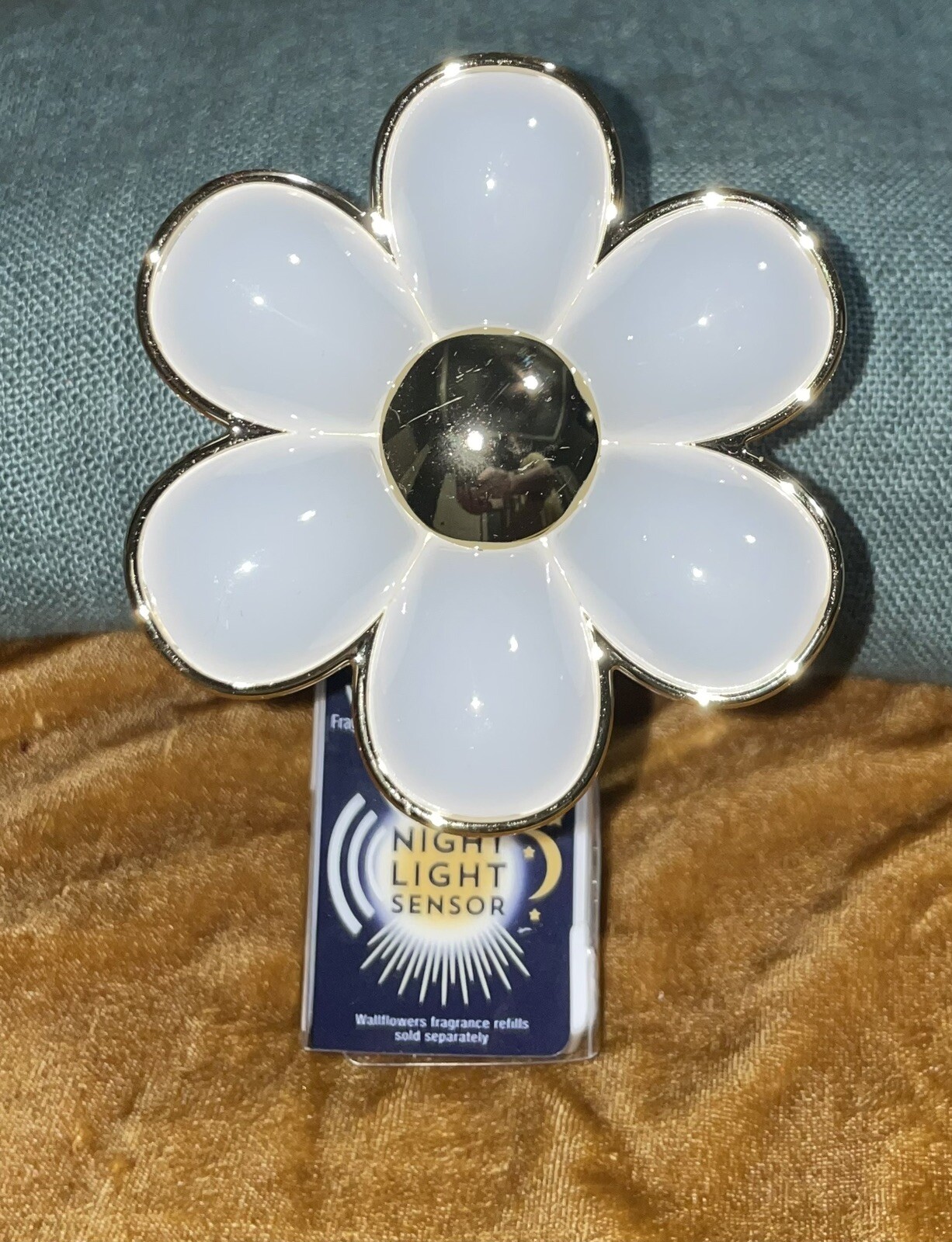 Bath & Body Works Daisy Flower Nightlight Wall Plug Air Freshener