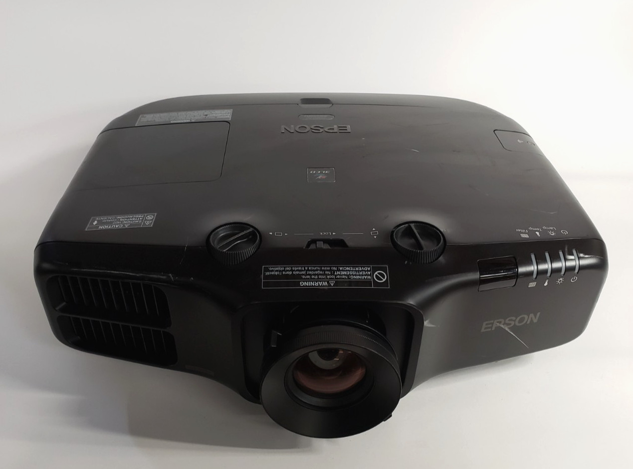 Epson PowerLite 4855WU WUXGA 3LCD Projector 585 Lamp Hours