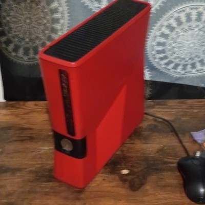 Microsoft Xbox 360 S 4GB Model, red, Controllers + 2 Games