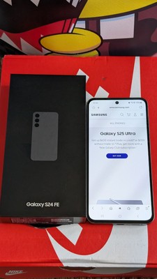 Galaxy S24 FE (Metro By Tmobile) excellent condition no blemishes