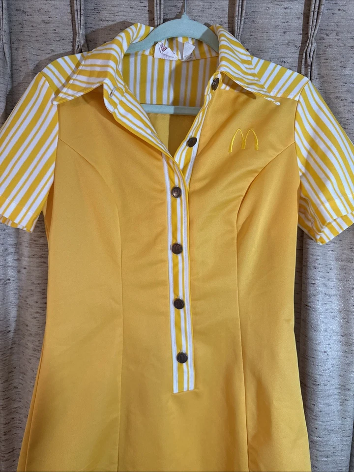 Vestido Uniforme Restaurante A Rayas Amarillo Blanco Cresta McDonalds 1970 De Colección Talla Pequeña Foto 4 de 4