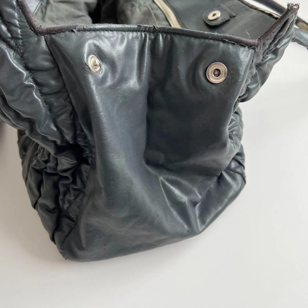 MIU MIU MATELASSE BORSA A MANO TOTE IN PELLE logo nero chiusura a scatto doppio manico