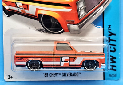 2013 - HOT WHEELS - '83 CHEVY SILVERADO - HW CITY - IN PROTECTO