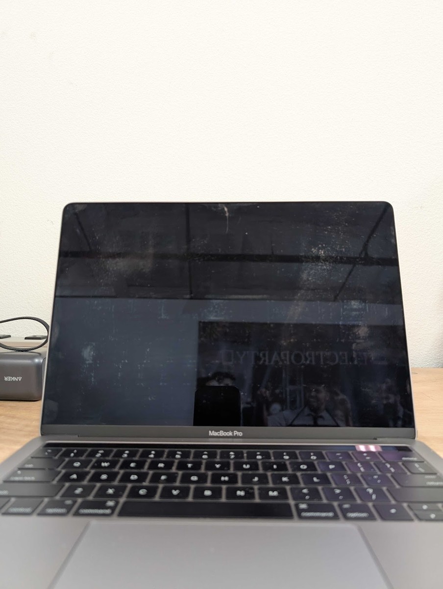 MacBook Pro (Core i5/13.3/8GB/256GB）2016 Apple MacBook Pro 13