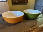 (2) VINTAGE 1950S PYREX "PRIMARY COLORS" ORANGE & GREEN #404 MIXING BOWLS
