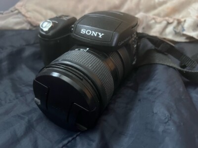 Sony DSC-R1 Cyber-Shot Digital Still Camera Black-Works Great
