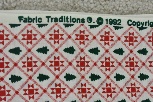 17" Long, Vintage, Red & Green Christmas-Theme on Cream/Fabric Traditions,P7957 - Picture 5 of 6