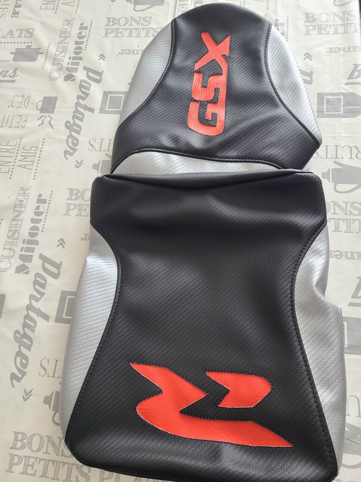 Housses de siège Suzuki GSXR 600 750 2004-2005 avant et arrière noir