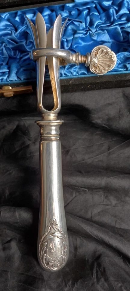 Chef's silver carving holder, French, cased - Image 3 of 4