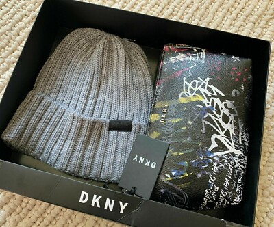 DKNY BEANIE HAT / POUCH B(PRACTICAL AND BEAUTIFUL SET NIB With TAGS